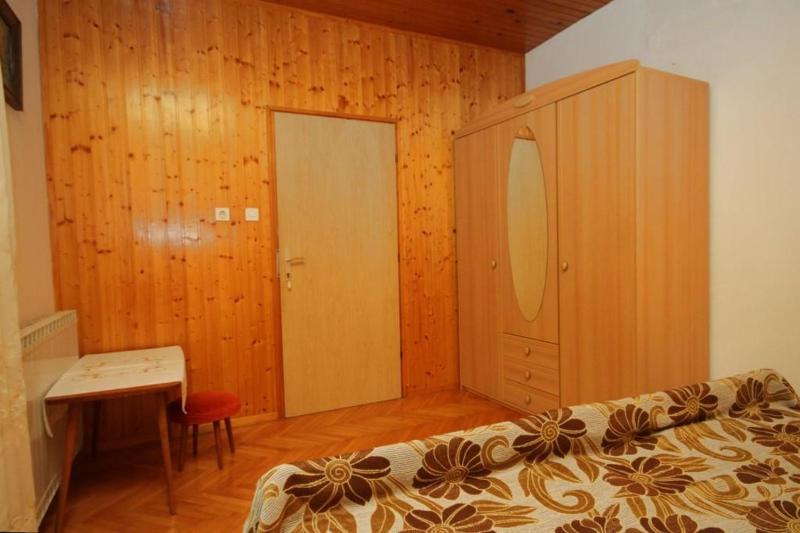 Three-Bedroom Apartment with Terrace image 2