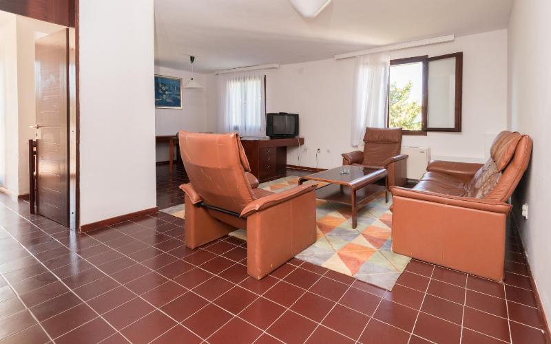 Two-Bedroom Suite with Terrace image 3
