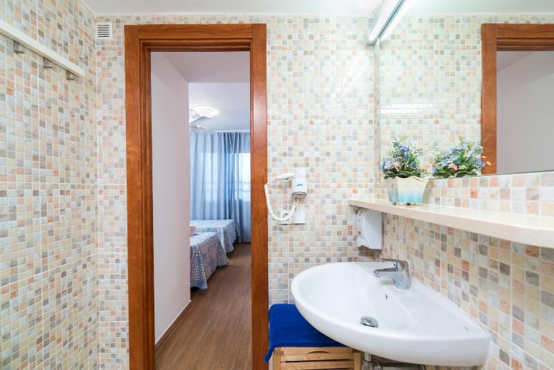 Apartaments Els Llorers - image 33
