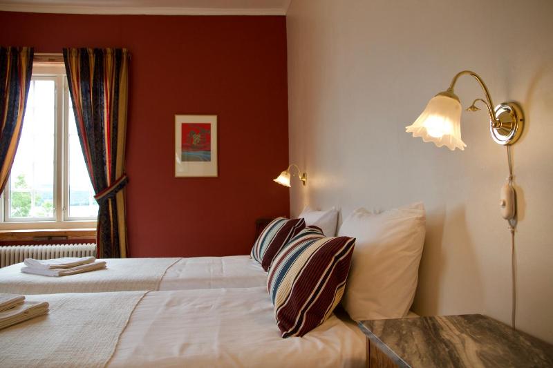 Standard Suite image 4