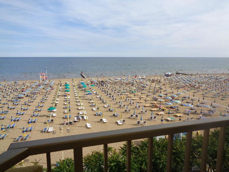 Double or Twin Room with Sea View image 4