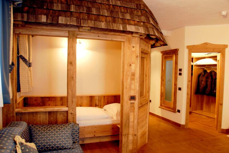 Superior Suite with terrace and mountain view image 4
