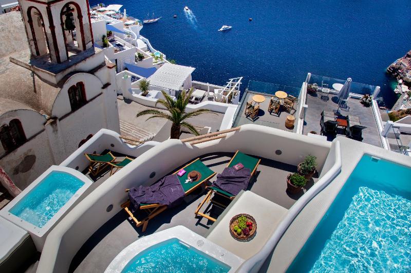 Superior Suite with Outdoor Hot tub and Caldera View image 1