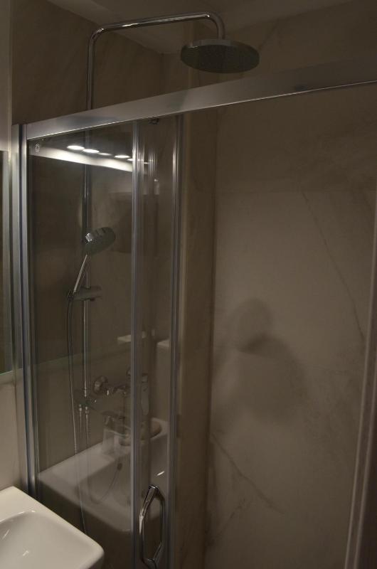 Casablanca Apartments - image 2