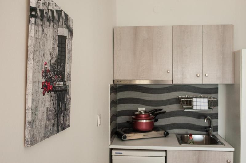 Studio Apartment with Sea View image 3