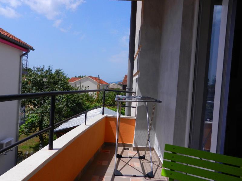 Double Room with Balcony image 2