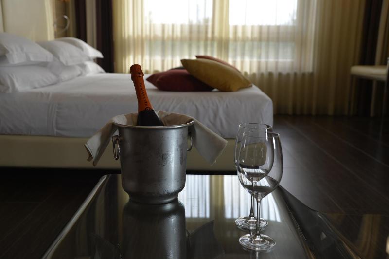 Superior Double Room image 3
