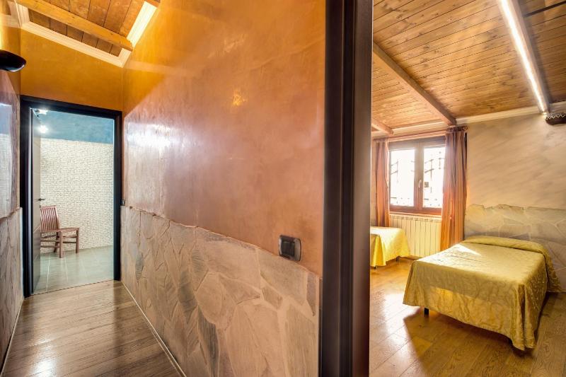 Quadruple Room image 3