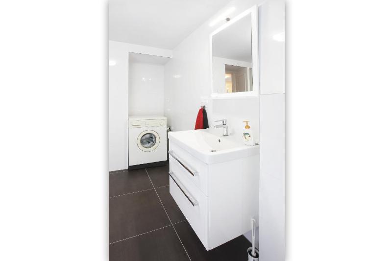 Villa Z - apartment with air condition free parking EV power station - image 7
