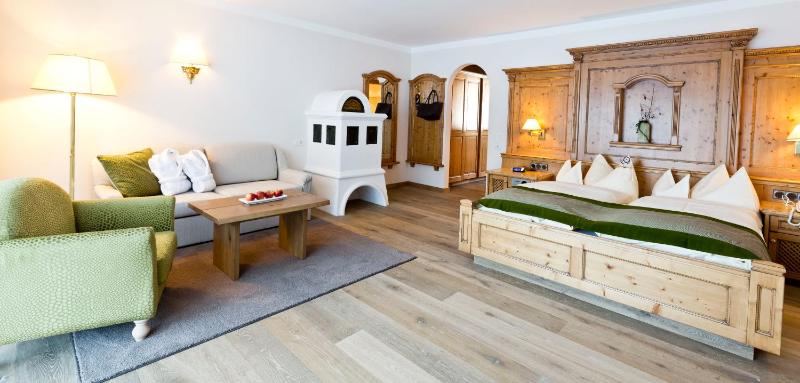 Deluxe Junior Suite image 3