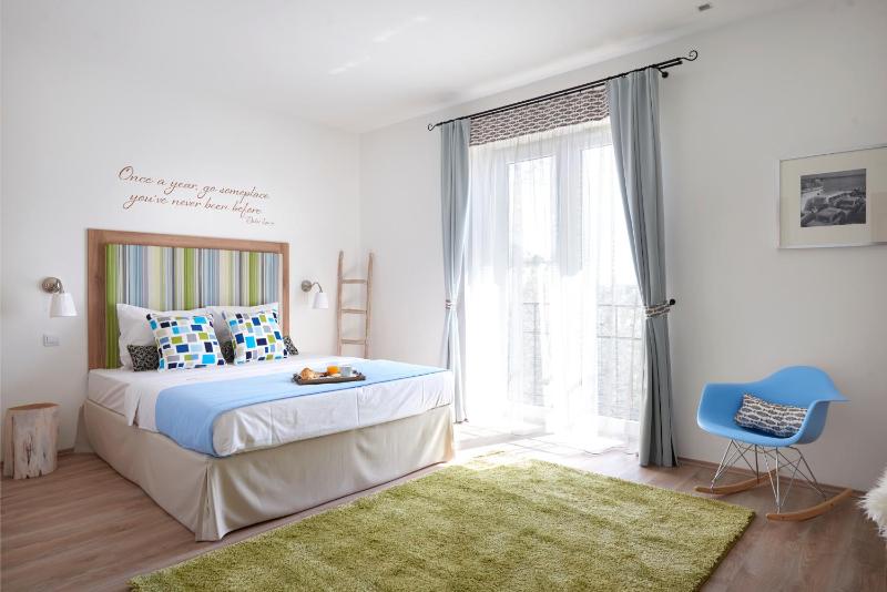 Deluxe Double or Twin Room with Lake View image 2