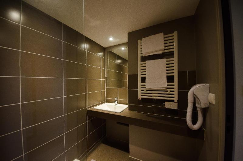 Double Room image 2