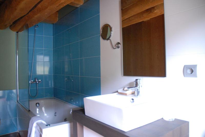 Standard Double Room image 3