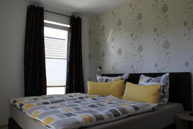 One-Bedroom Apartment image 3