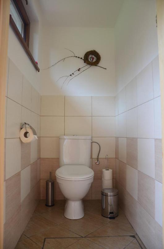 One-Bedroom Apartment image 3