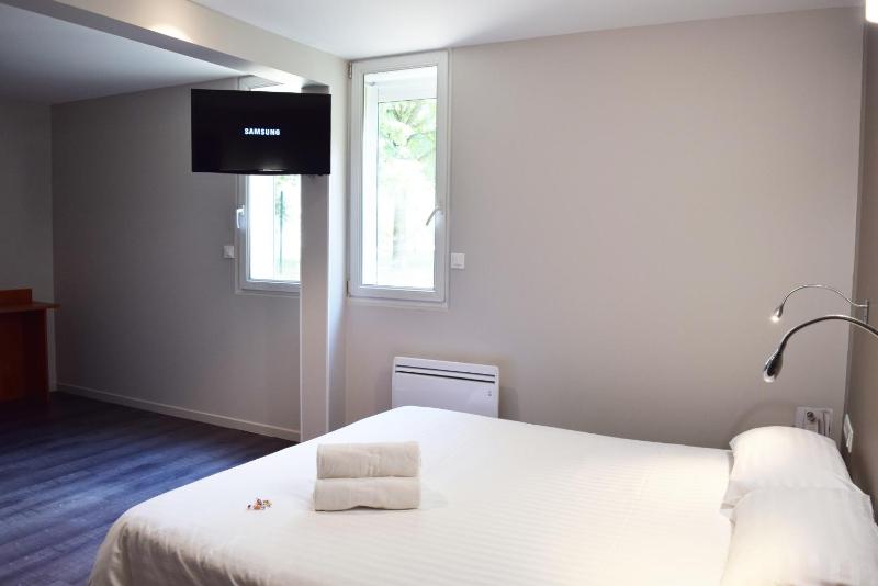 Superior Double Room - Disability Access image 2