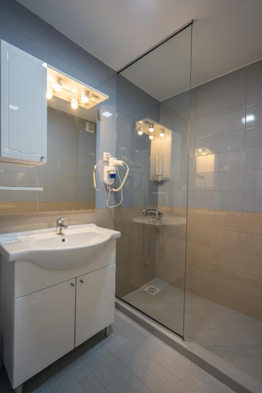 Two-Bedroom Apartment with Patio image 3
