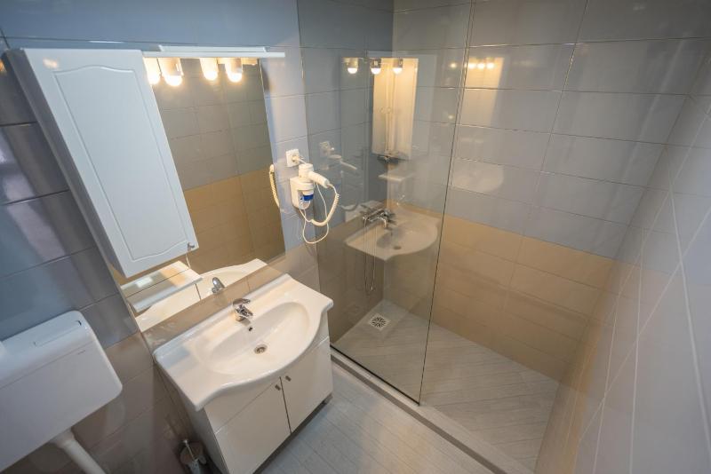 Two-Bedroom Apartment with Patio image 2