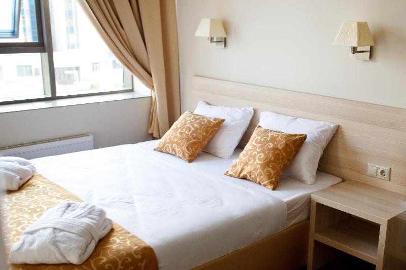 Standard Double Room image 3