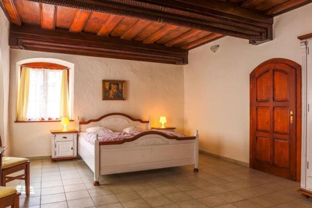 Deluxe Double Room image 3