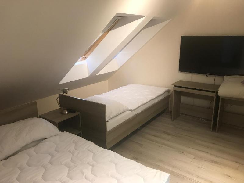 Quadruple Room with Bathroom image 3