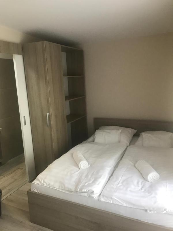 Triple Room with Bathroom image 2