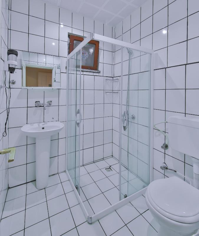 Quadruple Room image 2