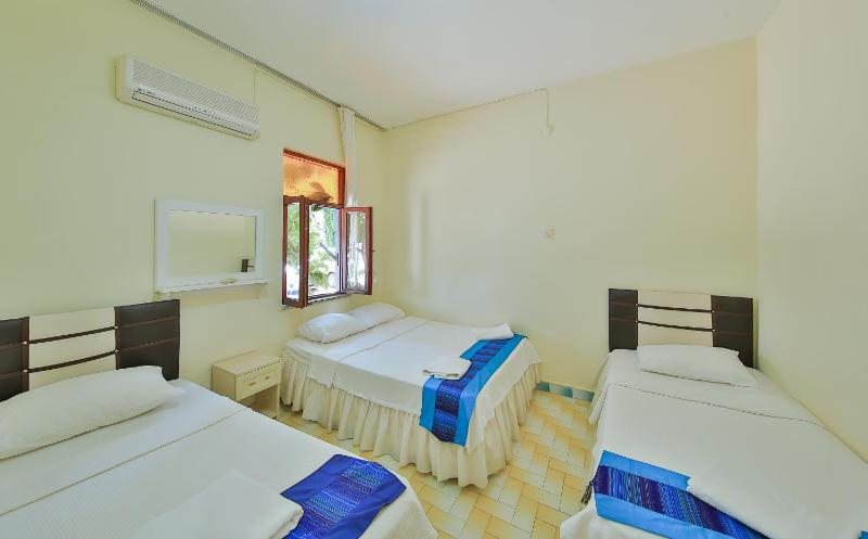 Quadruple Room image 3
