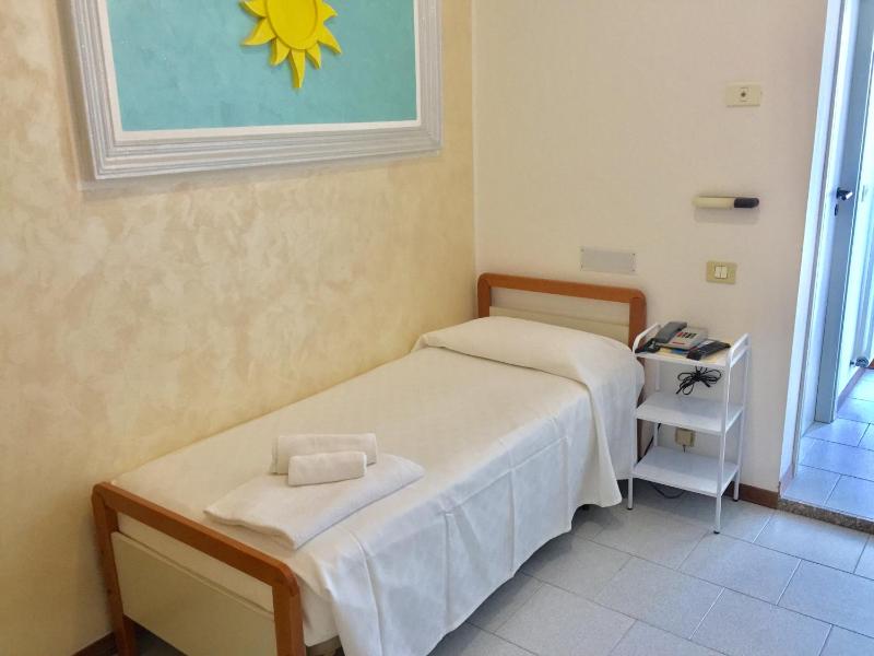 Single Room with Balcony image 4