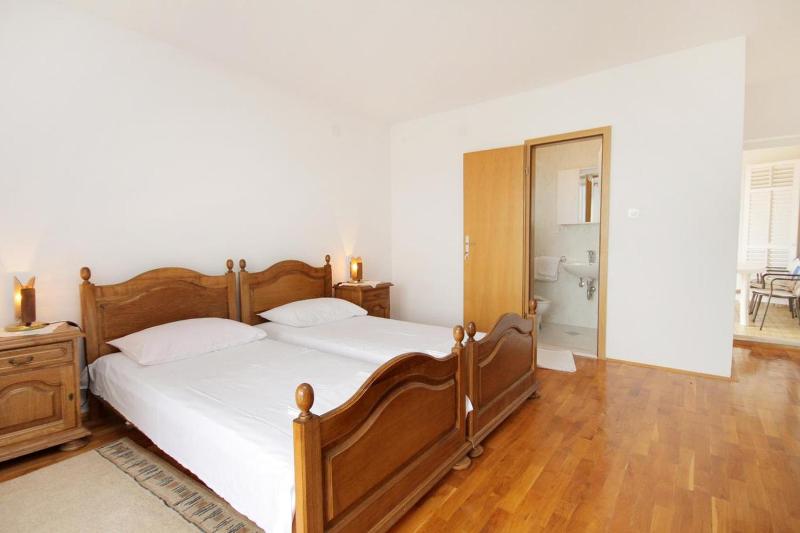 Two-Bedroom Apartment with Terrace and Sea View image 2