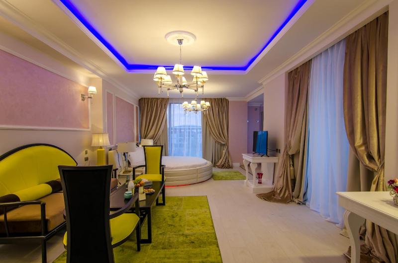 Sea of Love Apartment image 3