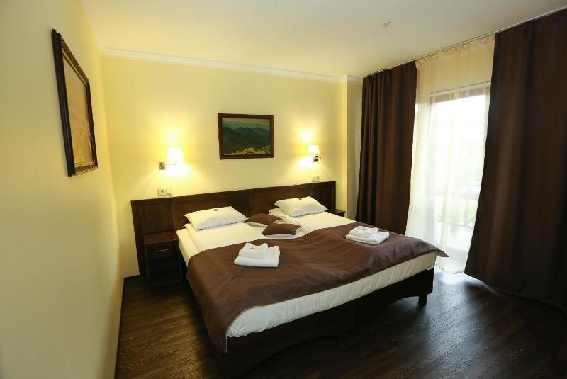 Deluxe Family Room image 1