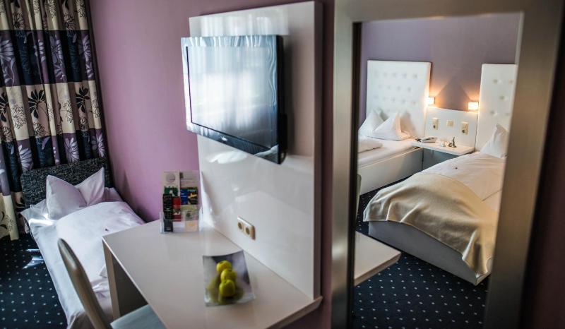 Triple Room image 2