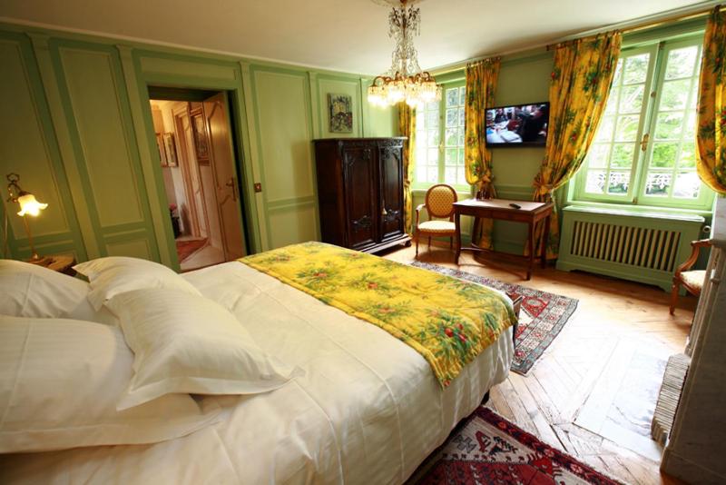 King Room image 3