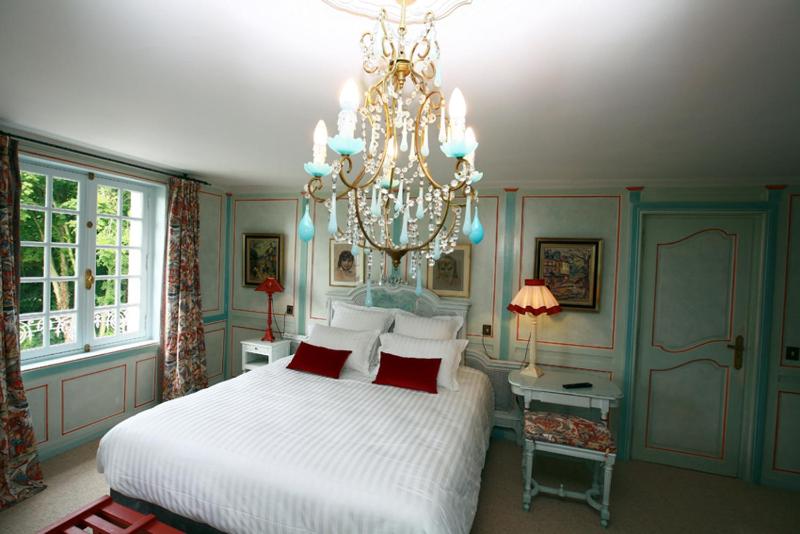 Suite with Garden View image 3