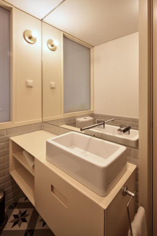 Apartment with Garden View image 3