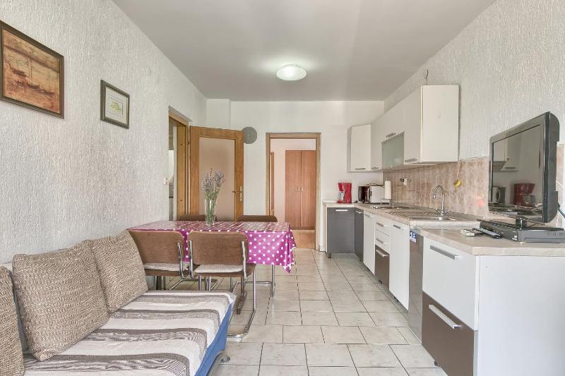 Two-Bedroom Apartment with Patio image 4