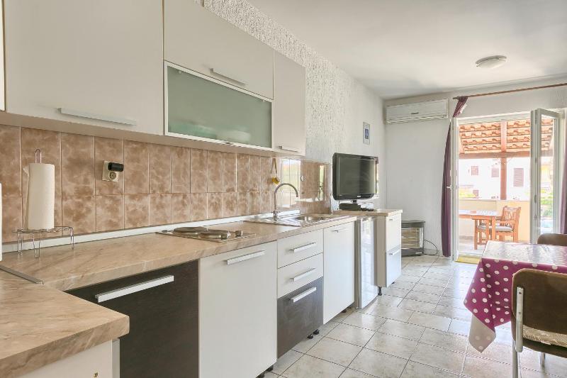 Two-Bedroom Apartment with Patio image 2