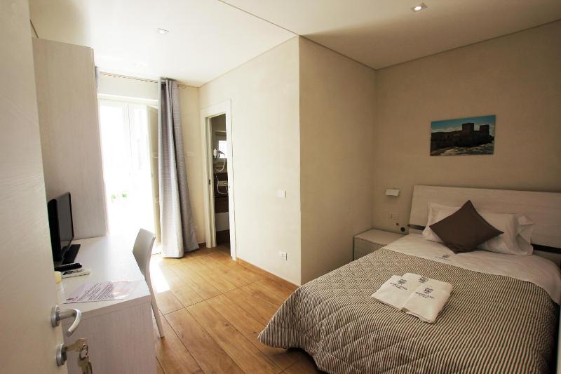 Deluxe Single Room image 1