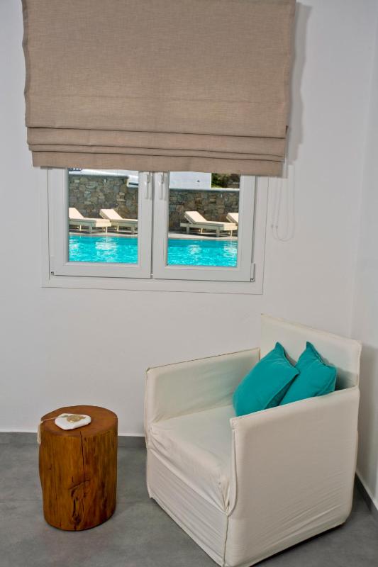 Deluxe Double Room with Pool View image 4