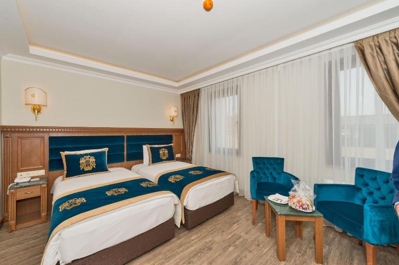 Triple Room image 2