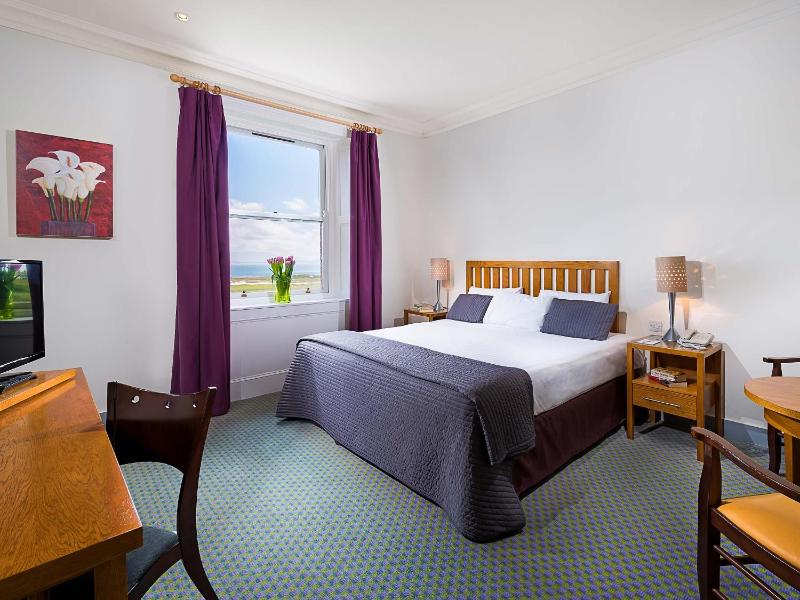 Double Room image 3
