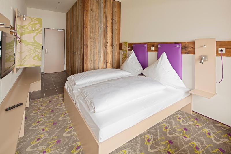 Double Room image 4
