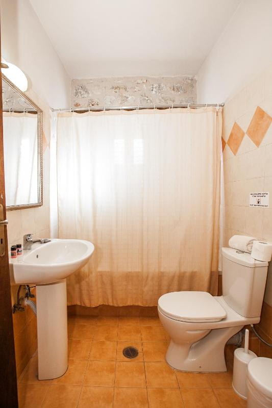 Deluxe Apartment with Partial Sea View and Mountain View image 3