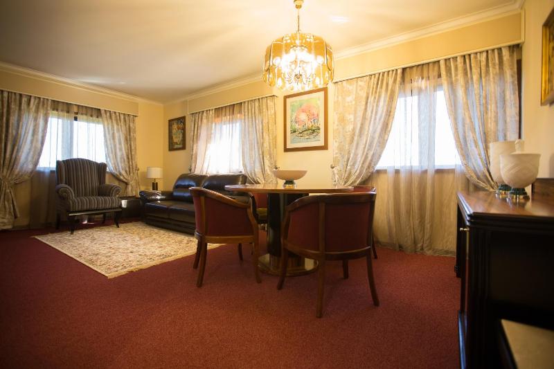 Deluxe Suite image 2