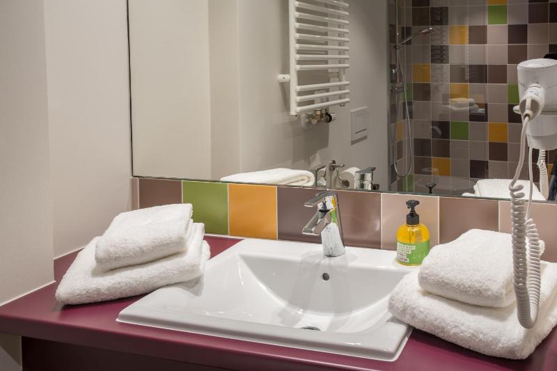 Double Room image 2