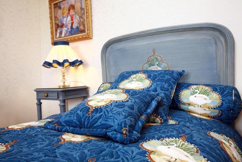 Superior Twin Room with Garden View image 4