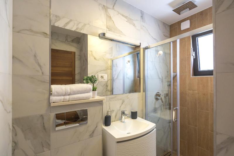 Lux Apartments Petar - image 14