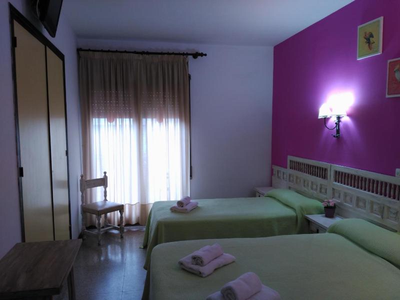 Triple interior Room image 3