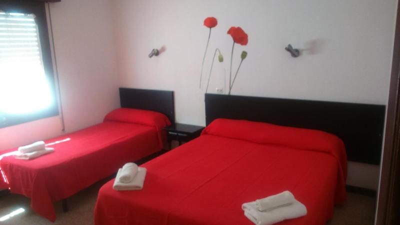 Triple interior Room image 2